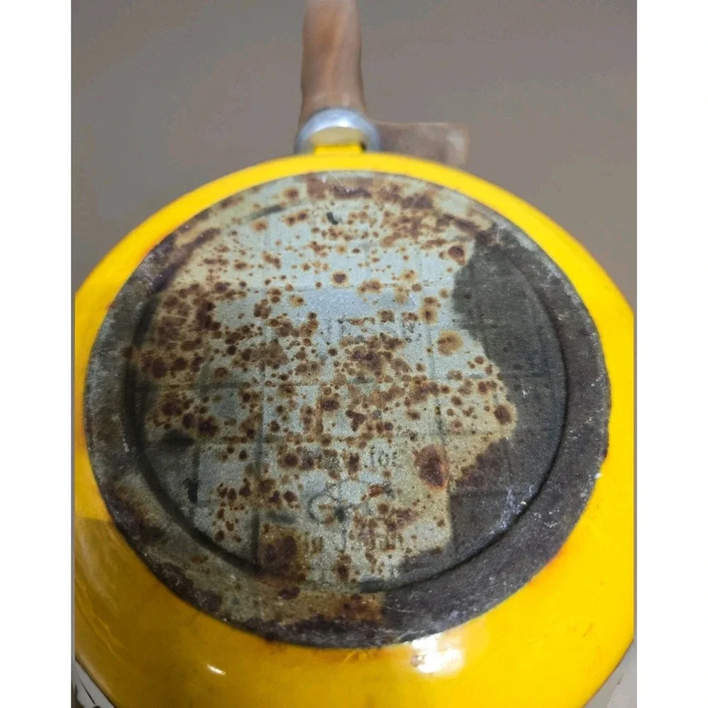 Vintage Finesse Yellow Enamel Skillet Frying Pan Set 10